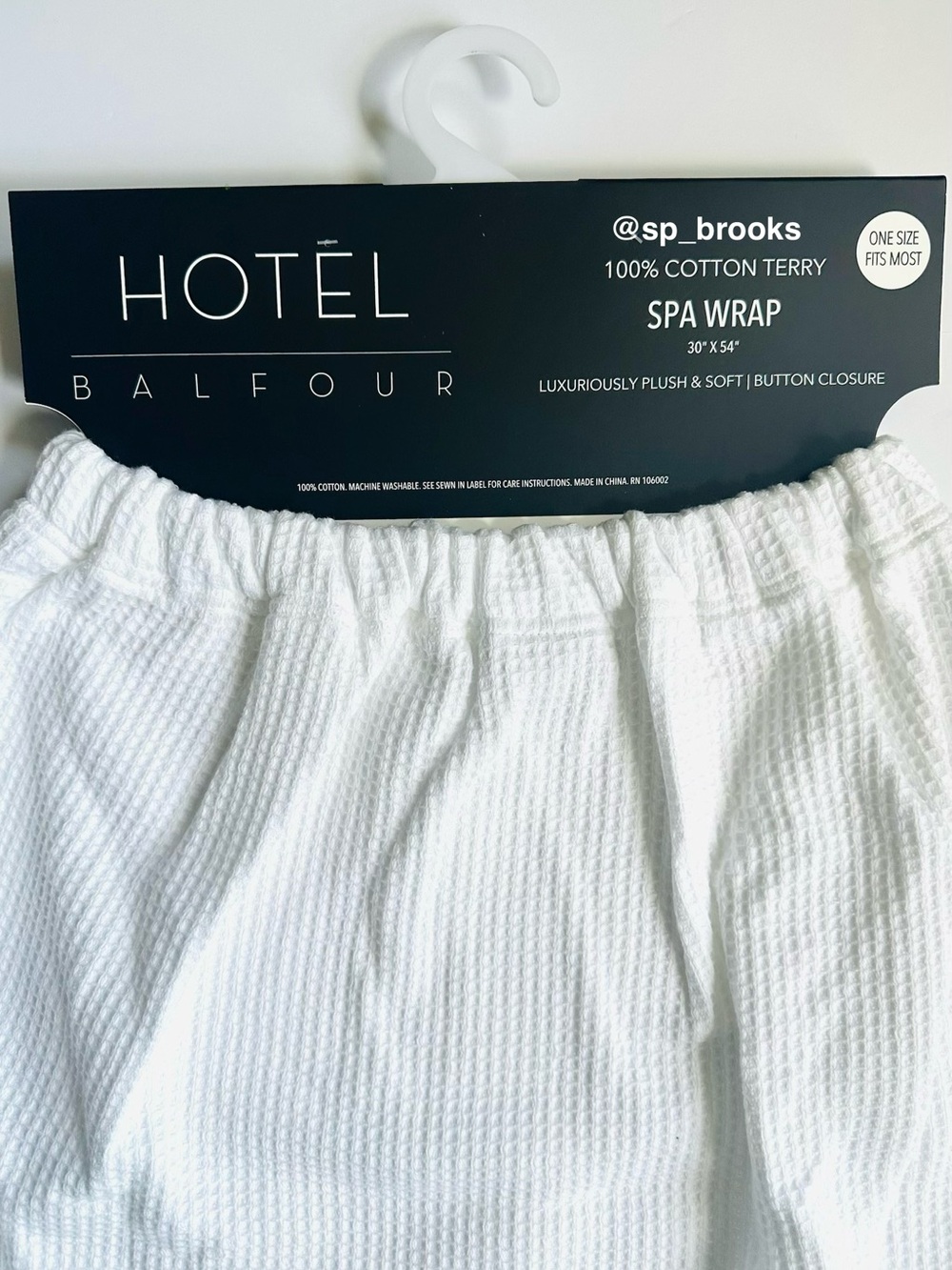 🎁Hotel Balfour Spa Wrap - White Cotton Waffle Terry Spa Wrap - 30” x 54” - Picture 5 of 10